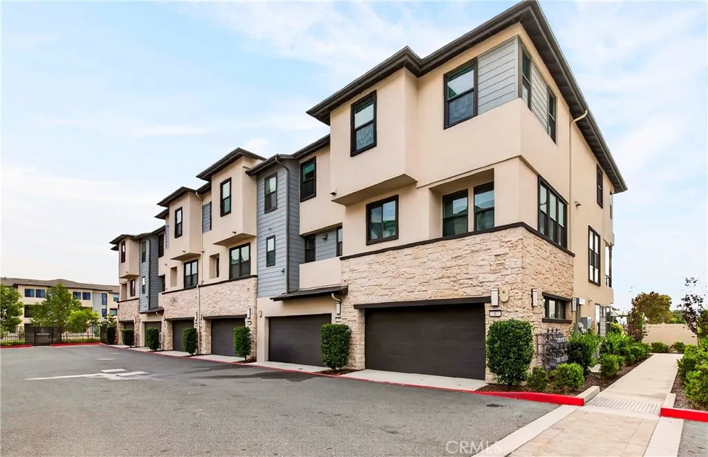 Additional image 102 of 2961 W Lincoln Unit 6, Anaheim, CA 92801