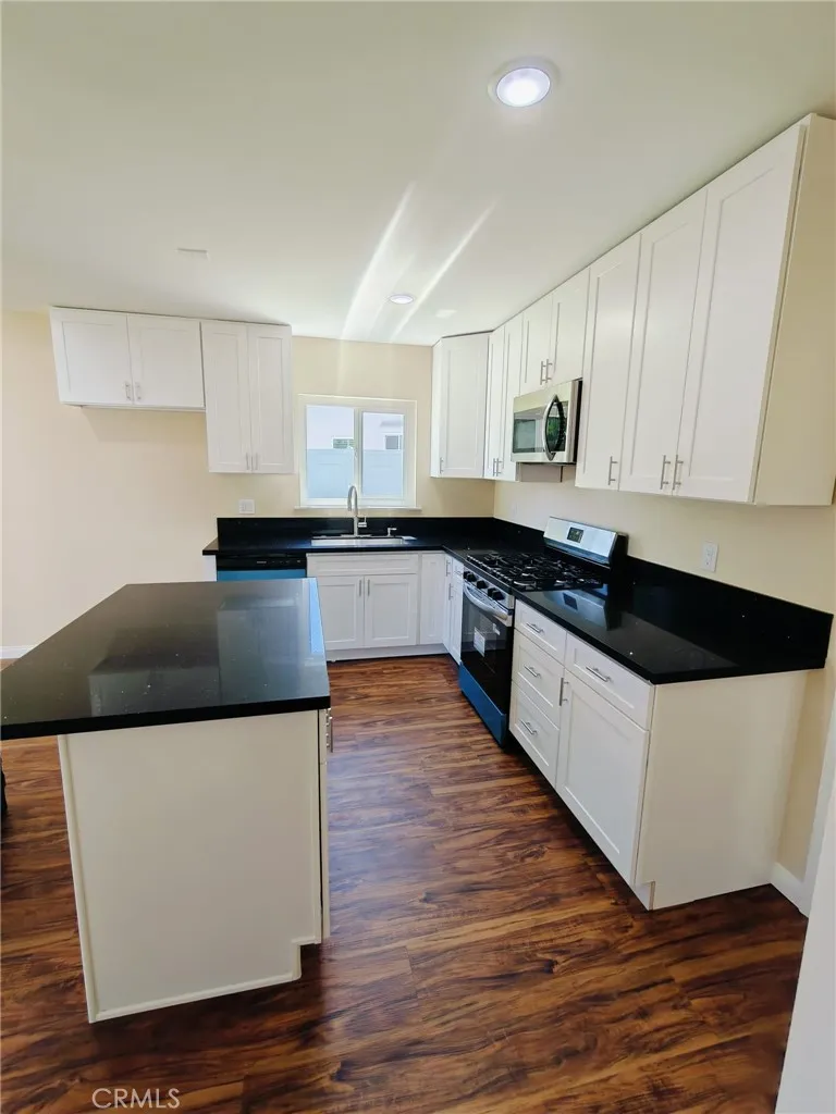Additional image 124 of 7630 Minstrel Ave, Canoga Park, CA 91304
