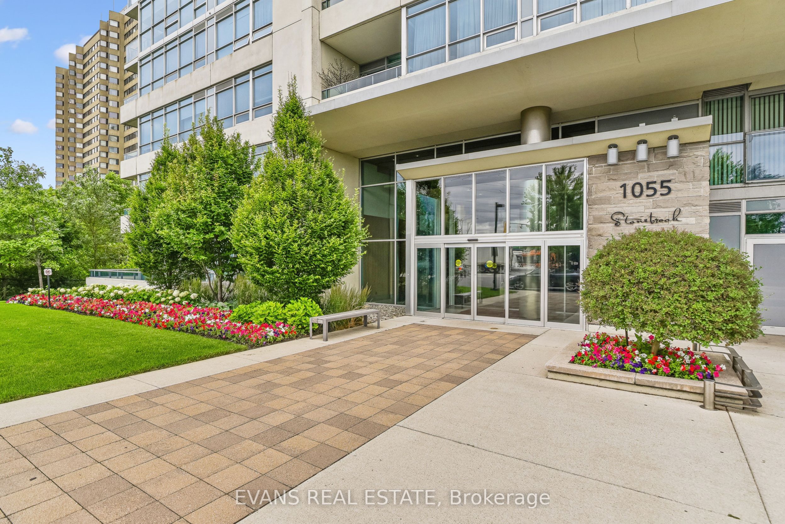 1411-1055 Southdown Road, Mississauga, ON, L5J 0A3