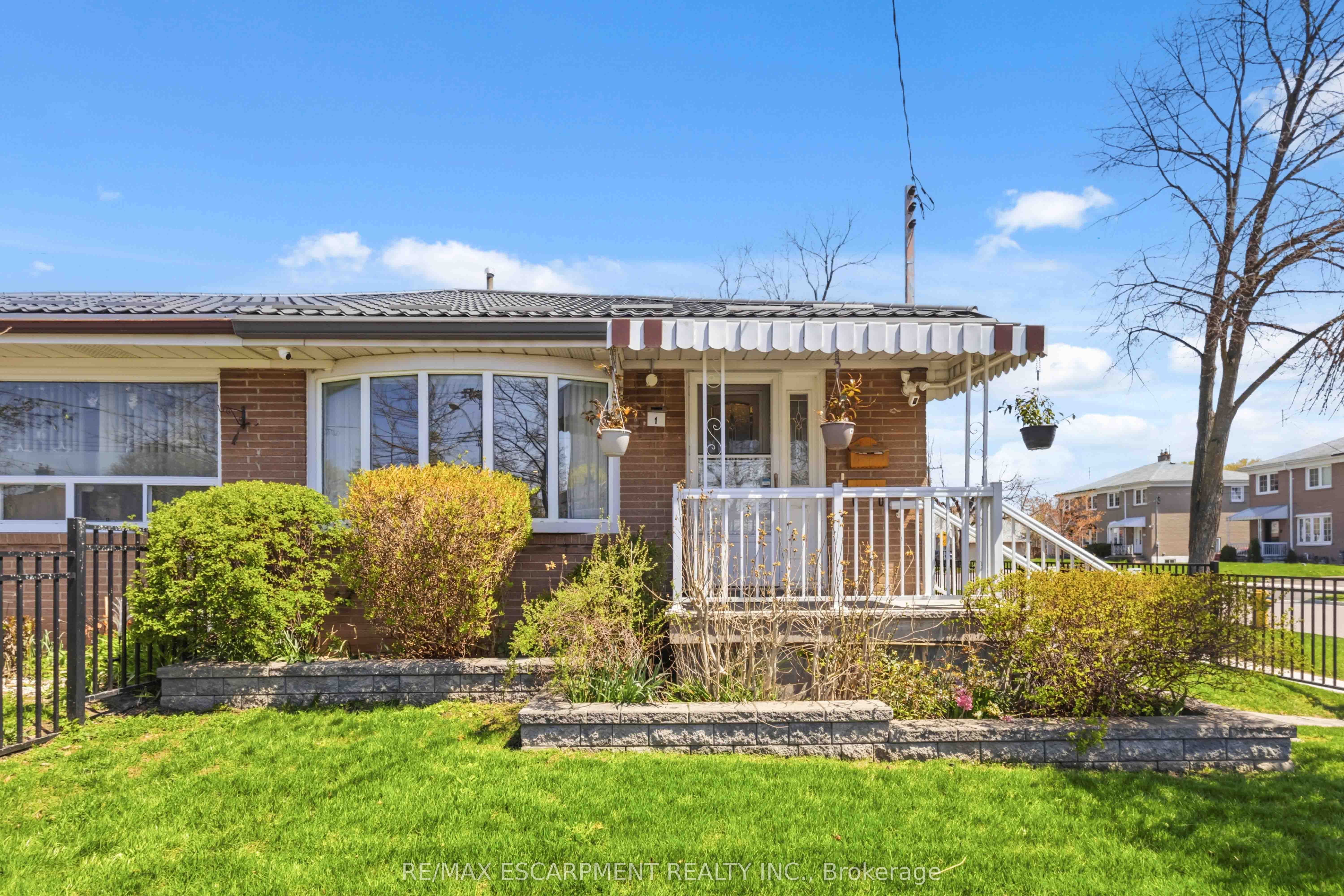 1 Birkdale Road, Toronto, ON, M1P 3R2
