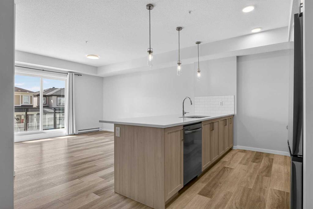 Additional image 3 of 1206-33 Carringham Gate NW, Calgary, AB, T3P 2H6