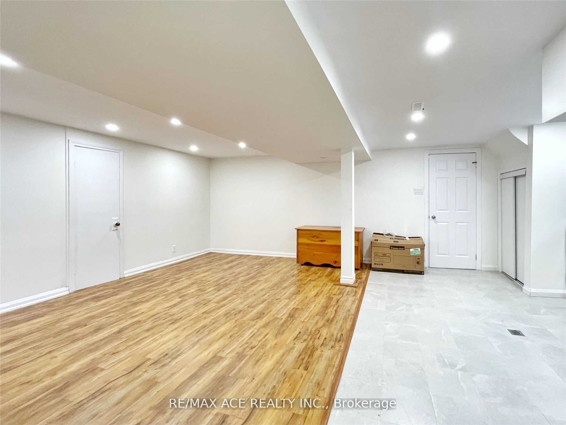 Additional image 6 of Lower-246 Horsham Avenue, Toronto, ON, M2N 2A6