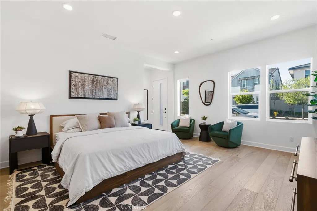 Additional image 22 of 124 Chant, Irvine, CA 92618