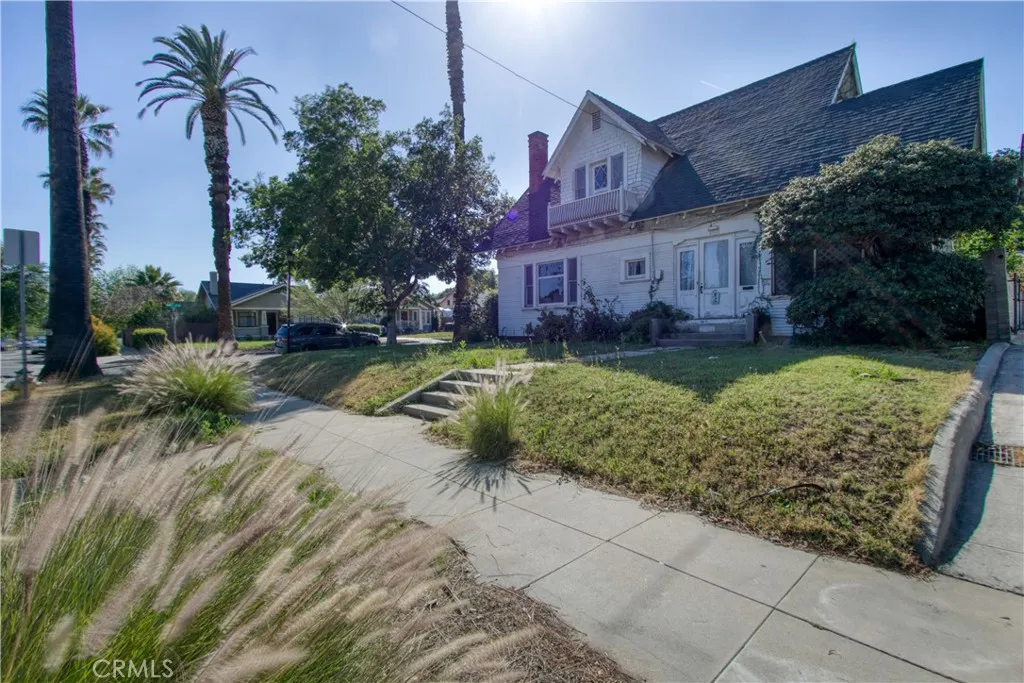 3893 Pine Street, Riverside, CA 92501 photo 4