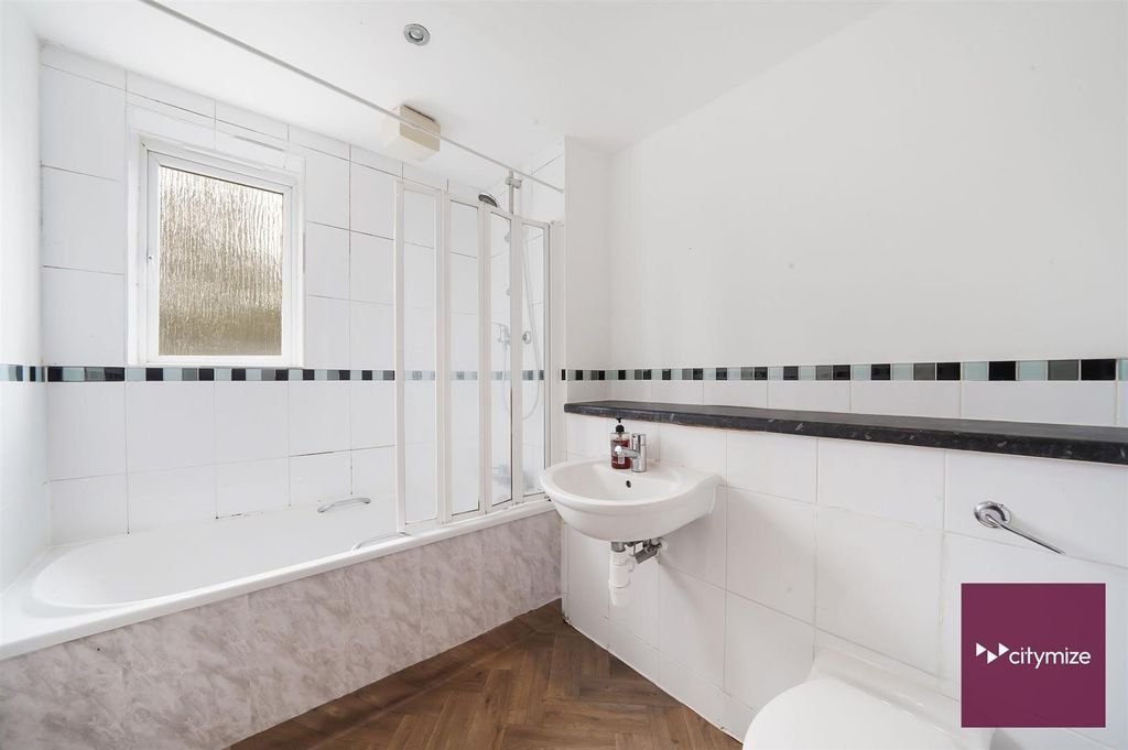 Additional image 6 of 2 bed flat for saleLondon Road, Romford RM7