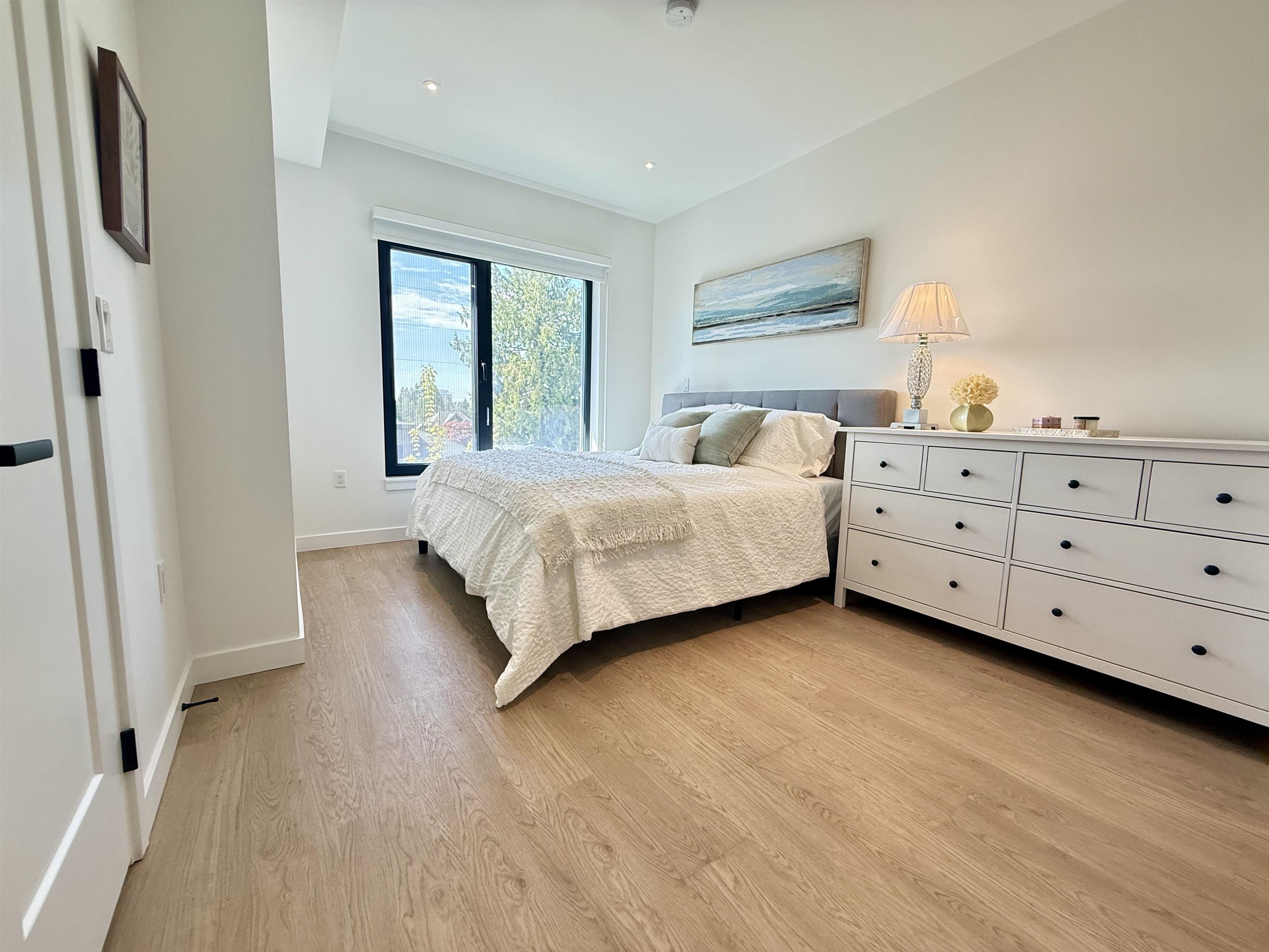 Additional image 3 of 702-606 Foster Avenue, Coquitlam, BC, V6J 0L5