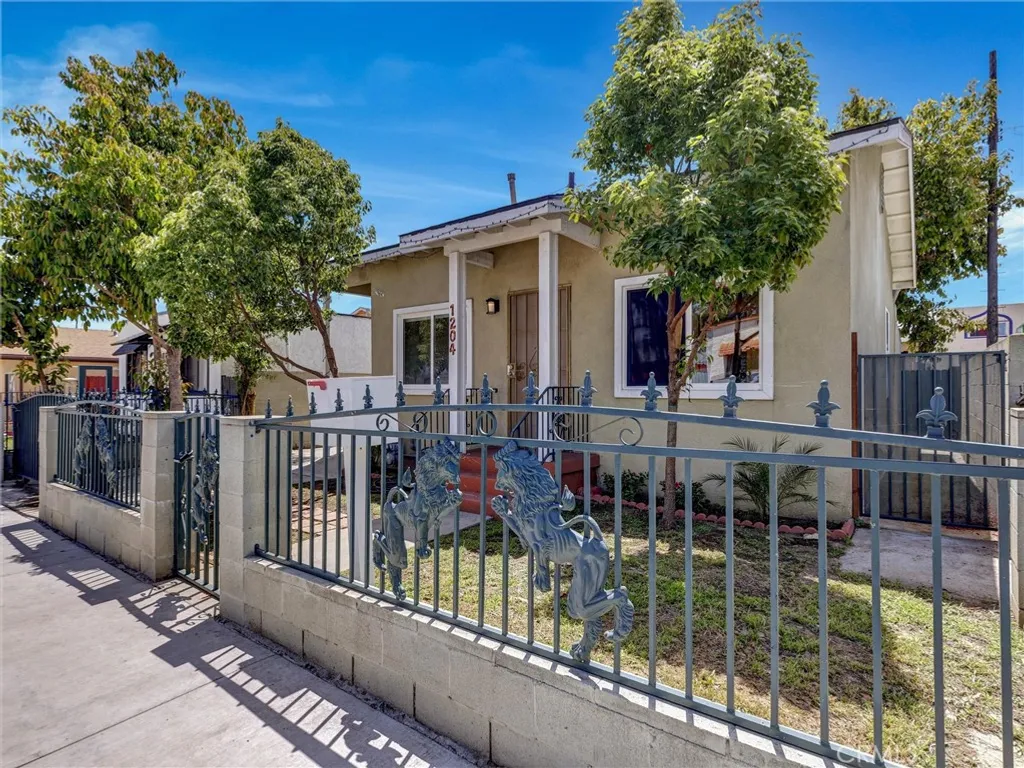 Additional image 35 of 1204 E Smith Pl, Long Beach, CA 90806
