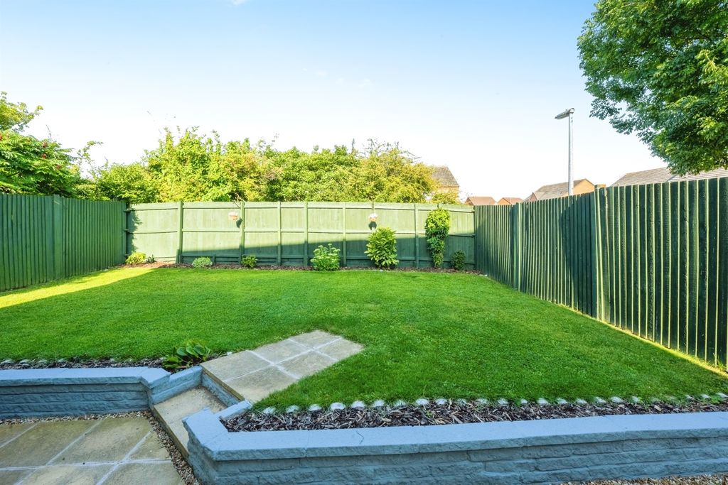 Additional image 4 of 4 bed detached house for saleNicholls Close, Barton-Le-Clay, Bedford MK45