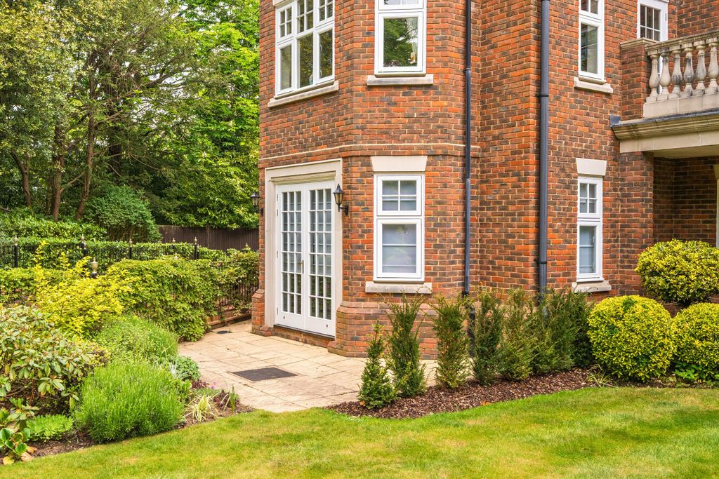 Additional image 23 of 2 bed flat for saleKemnal Road, Chislehurst BR7