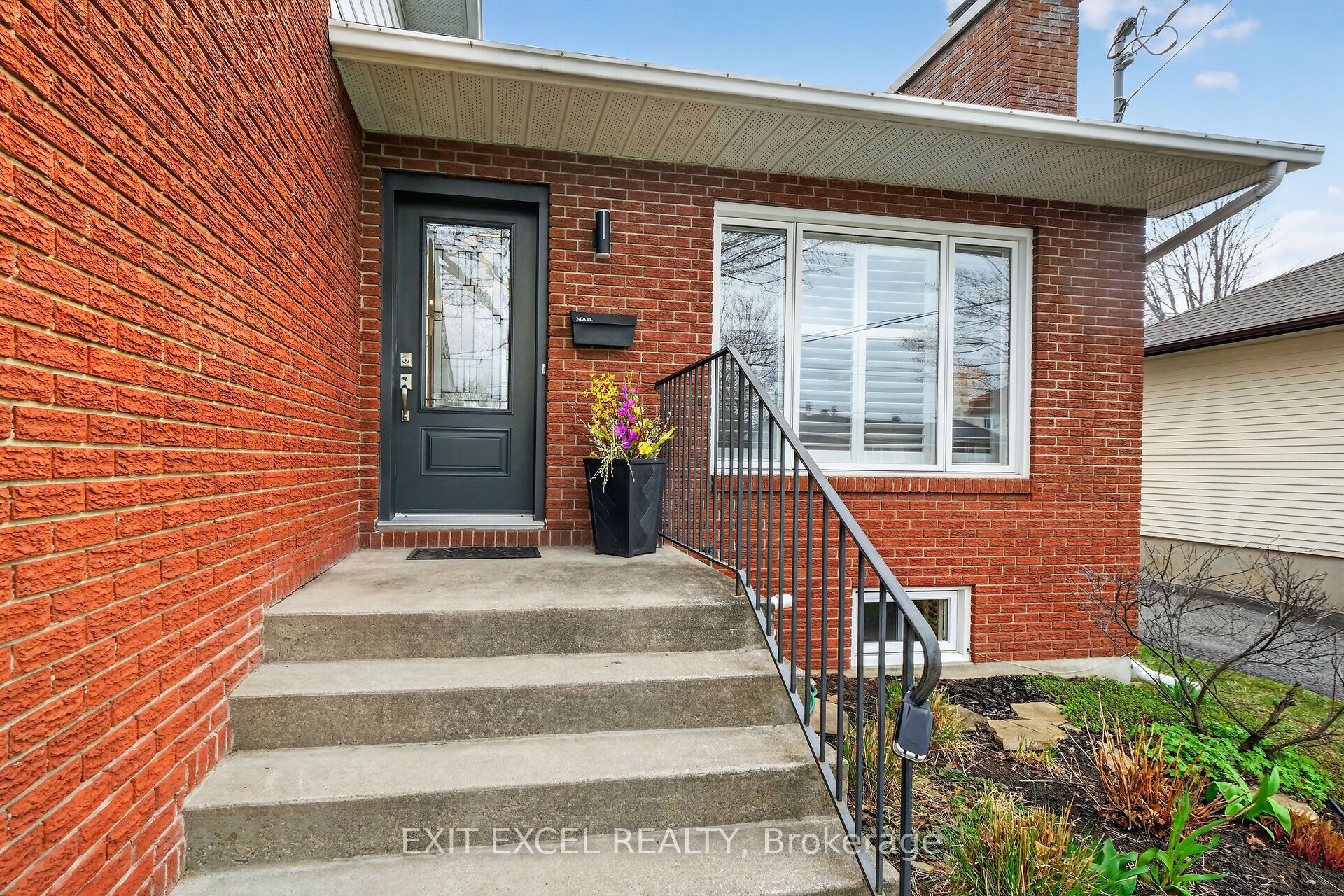 Additional image 2 of 1554 Rosebella Avenue, Ottawa, ON, K1T 1E8