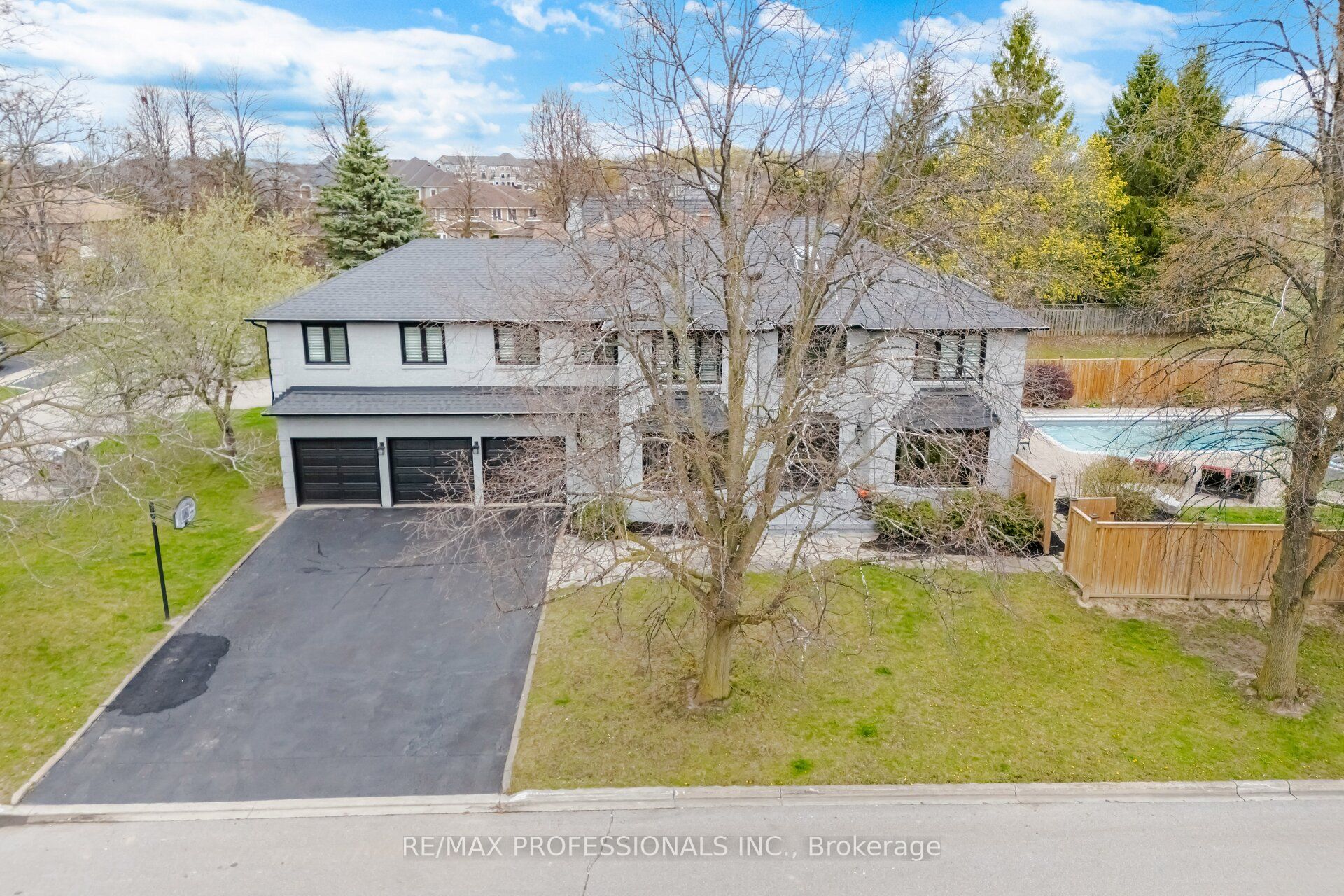 2 Enchanted Court, Brampton, ON, L6Z 3M9 photo 3
