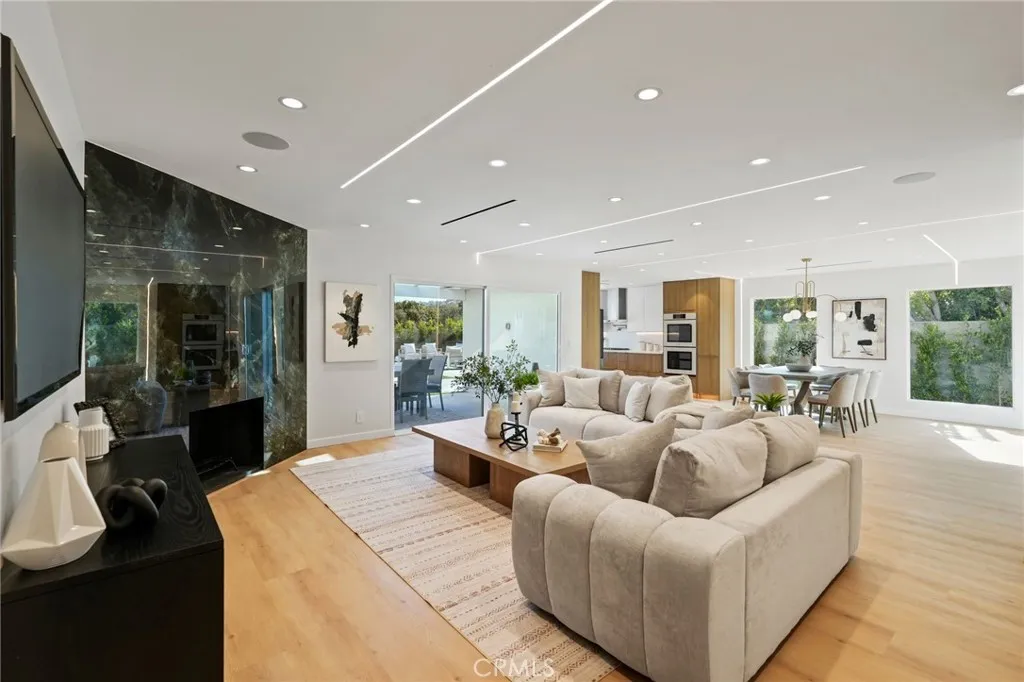 Additional image 4 of 24118 Highlander Rd, West Hills, CA 91307