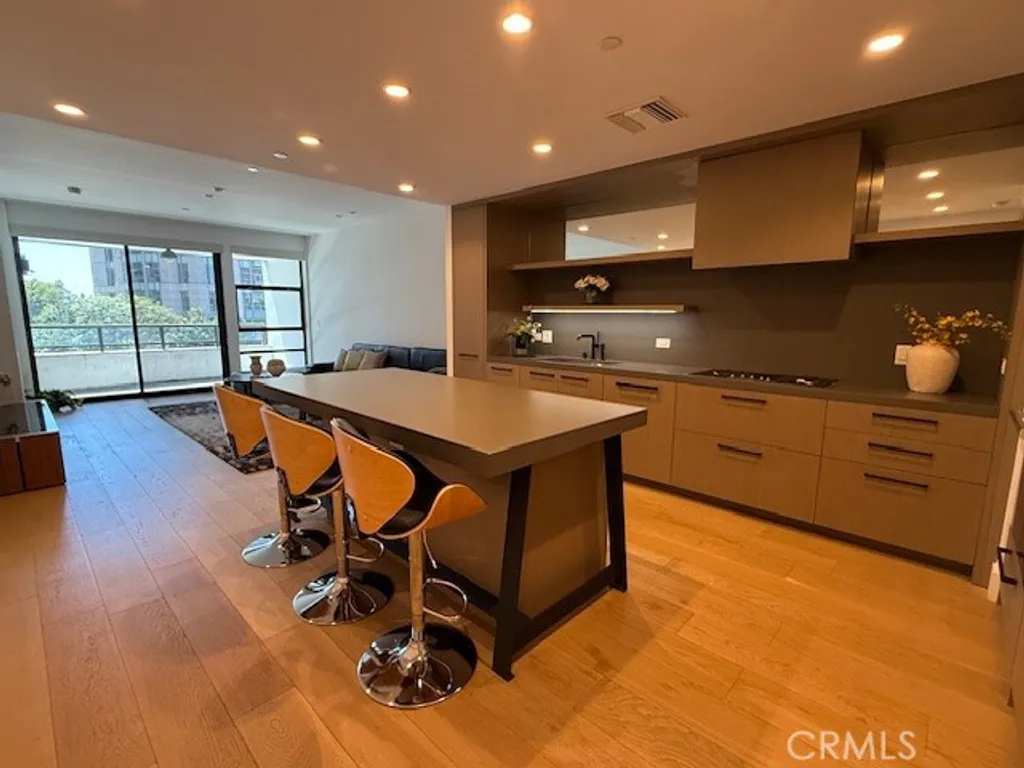 Additional image 2 of 10777 Wilshire Blvd Unit 310, Los Angeles, CA 90024