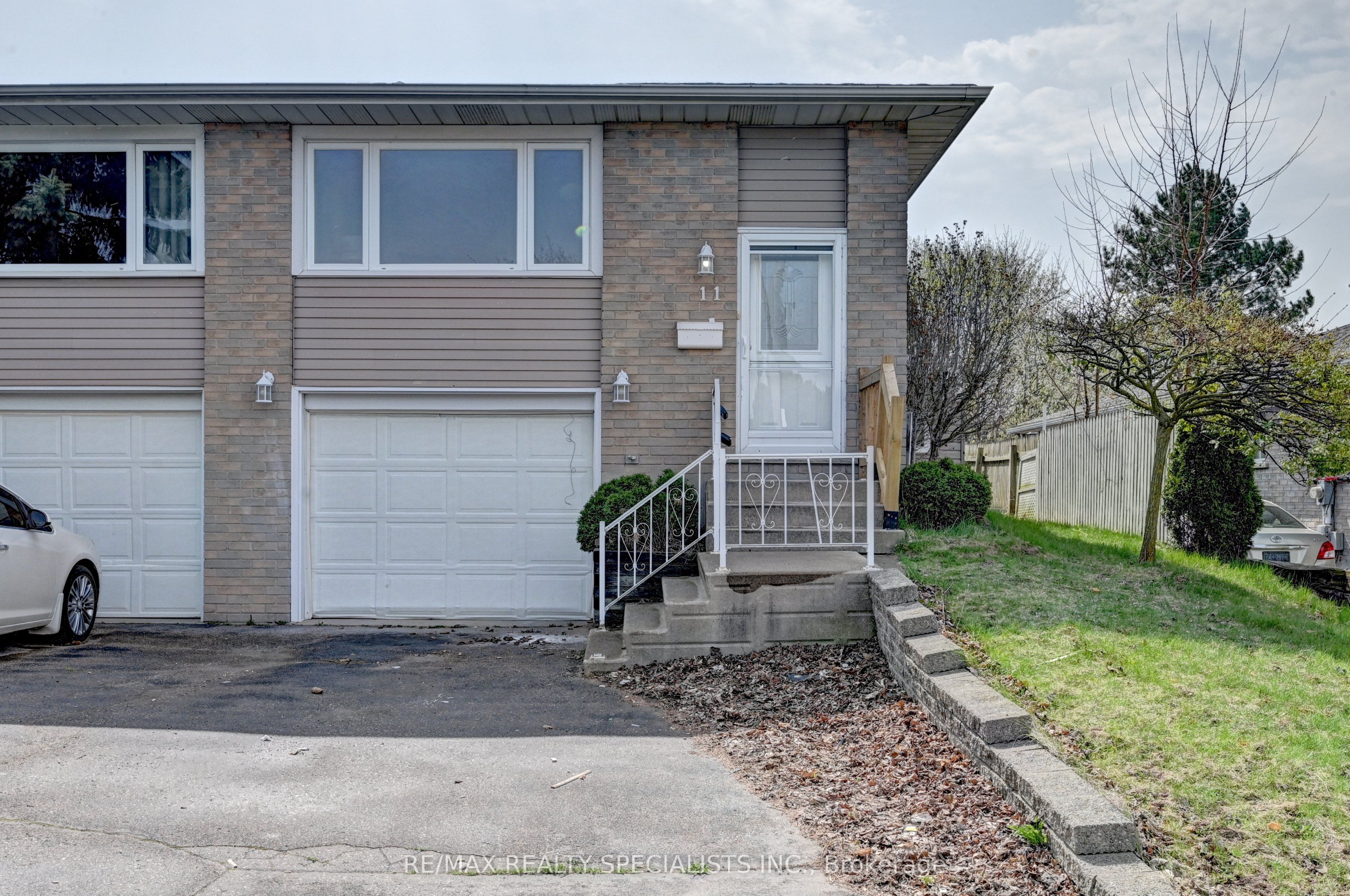 Additional image 2 of 11 Dinison Crescent, Kitchener, ON, N2E 2W3