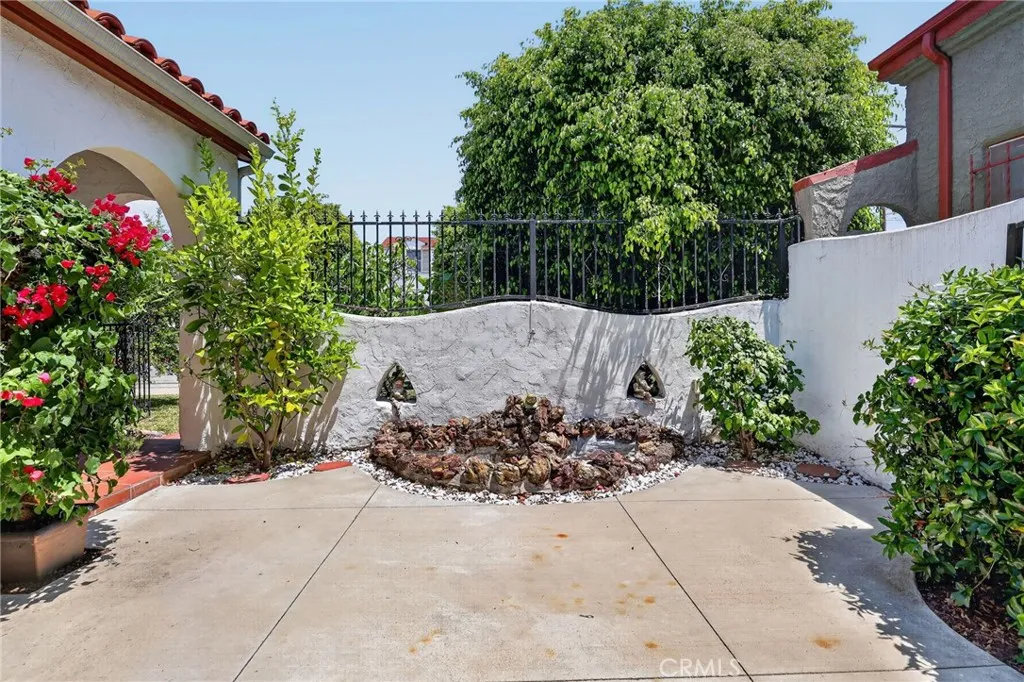 Additional image 4 of 7607 8th Avenue, Los Angeles, CA 90043