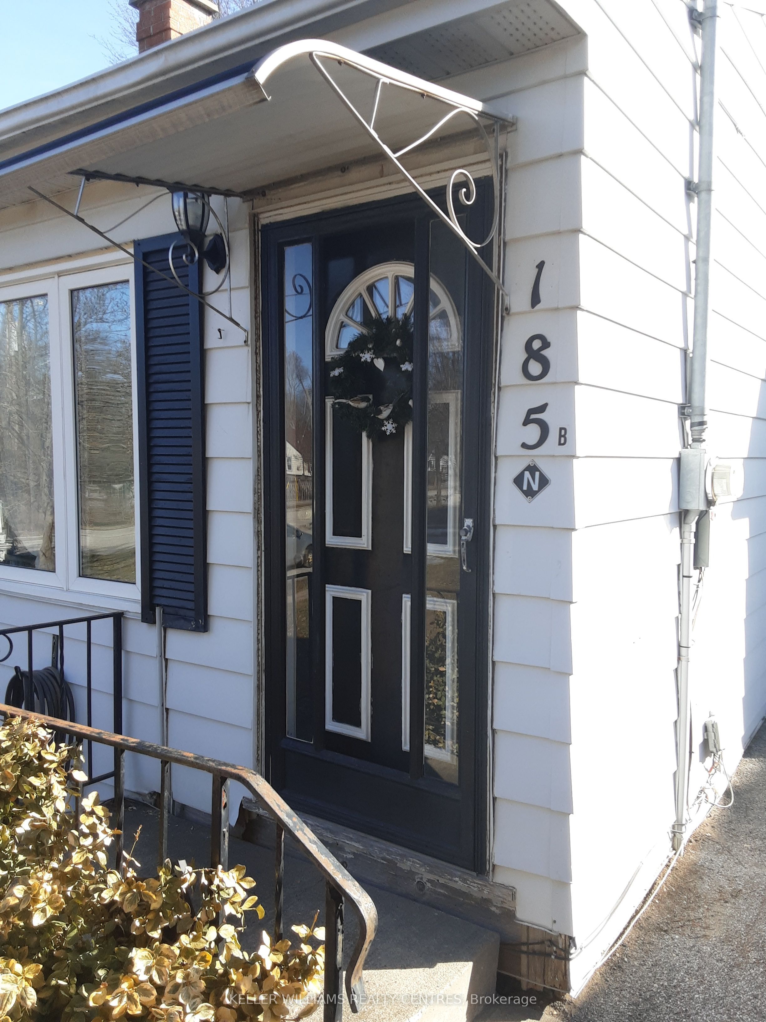 Upper-185 Newton Street, Newmarket, ON, L3Y 3K6