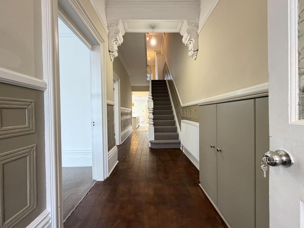 Additional image 4 of 5 bed semi-detached house for saleHutton Avenue, Hartlepool TS26