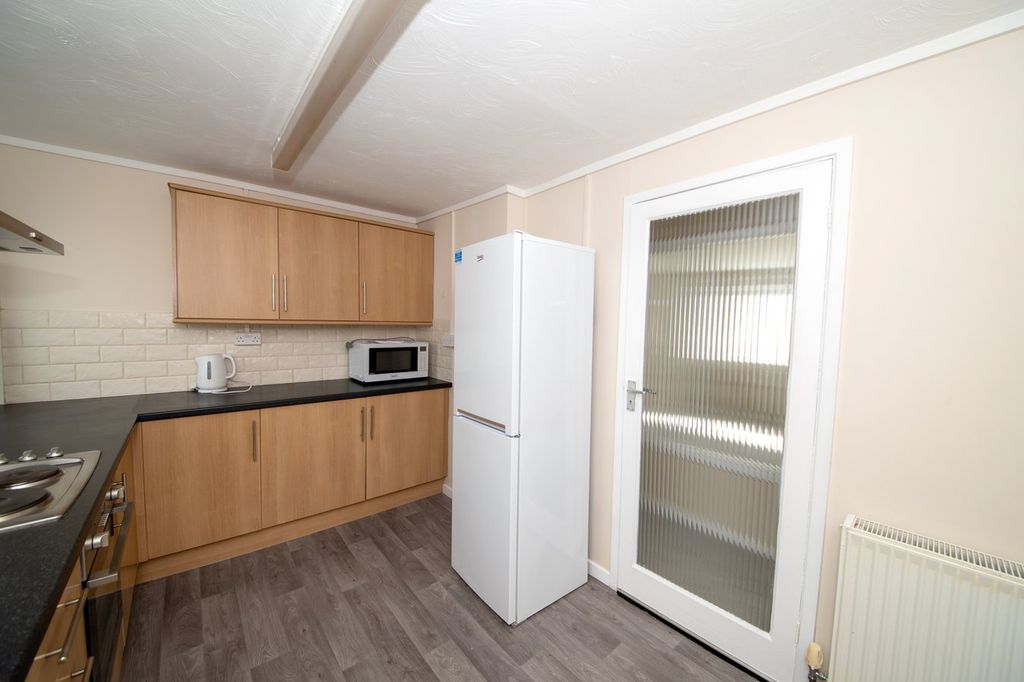 Additional image 3 of 2 bed flat for saleLink Road, Newbury RG14
