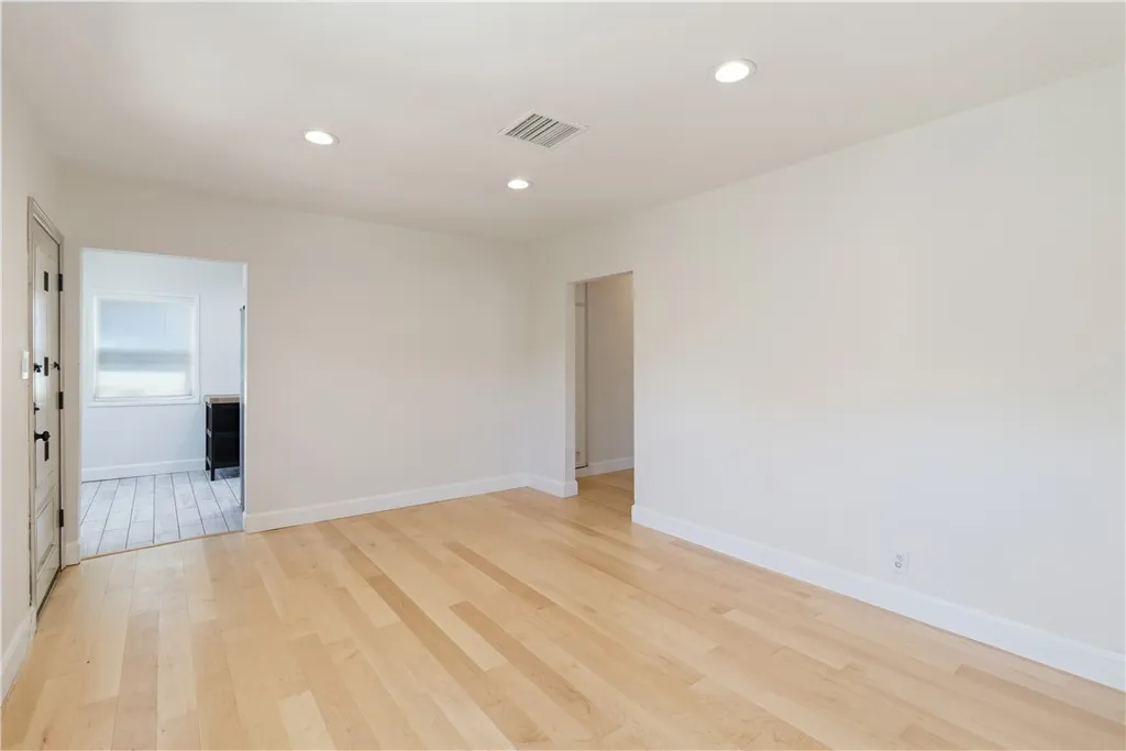 Additional image 12 of 18328 Gresham St, Northridge, CA 91325