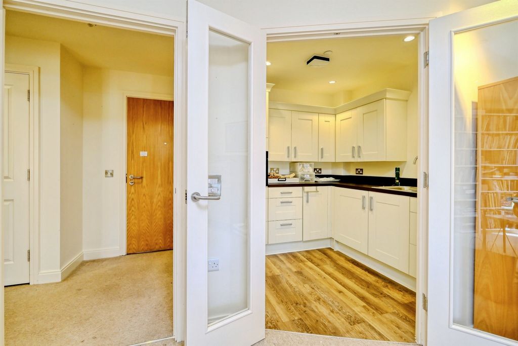 Additional image 4 of 1 bed flat for saleGarnier Drive, Bishopstoke, Eastleigh SO50