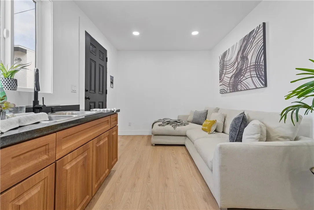 Additional image 32 of 11863 S Avalon Boulevard, Los Angeles, CA 90061