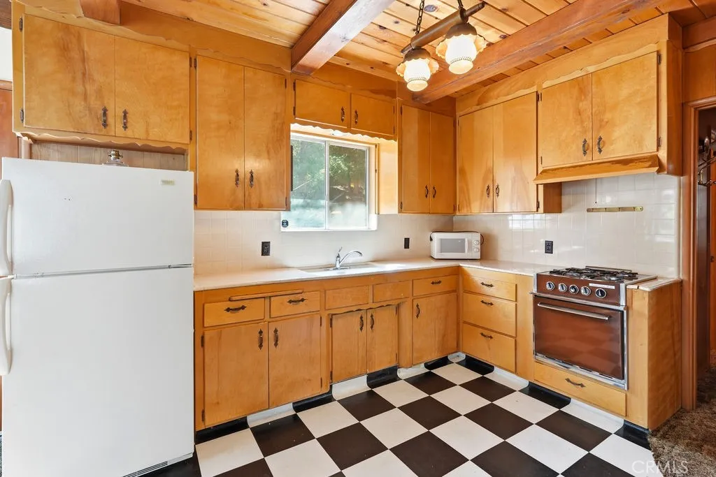 Additional image 16 of 26408 Lake Forest Drive, Twin Peaks, CA 92391
