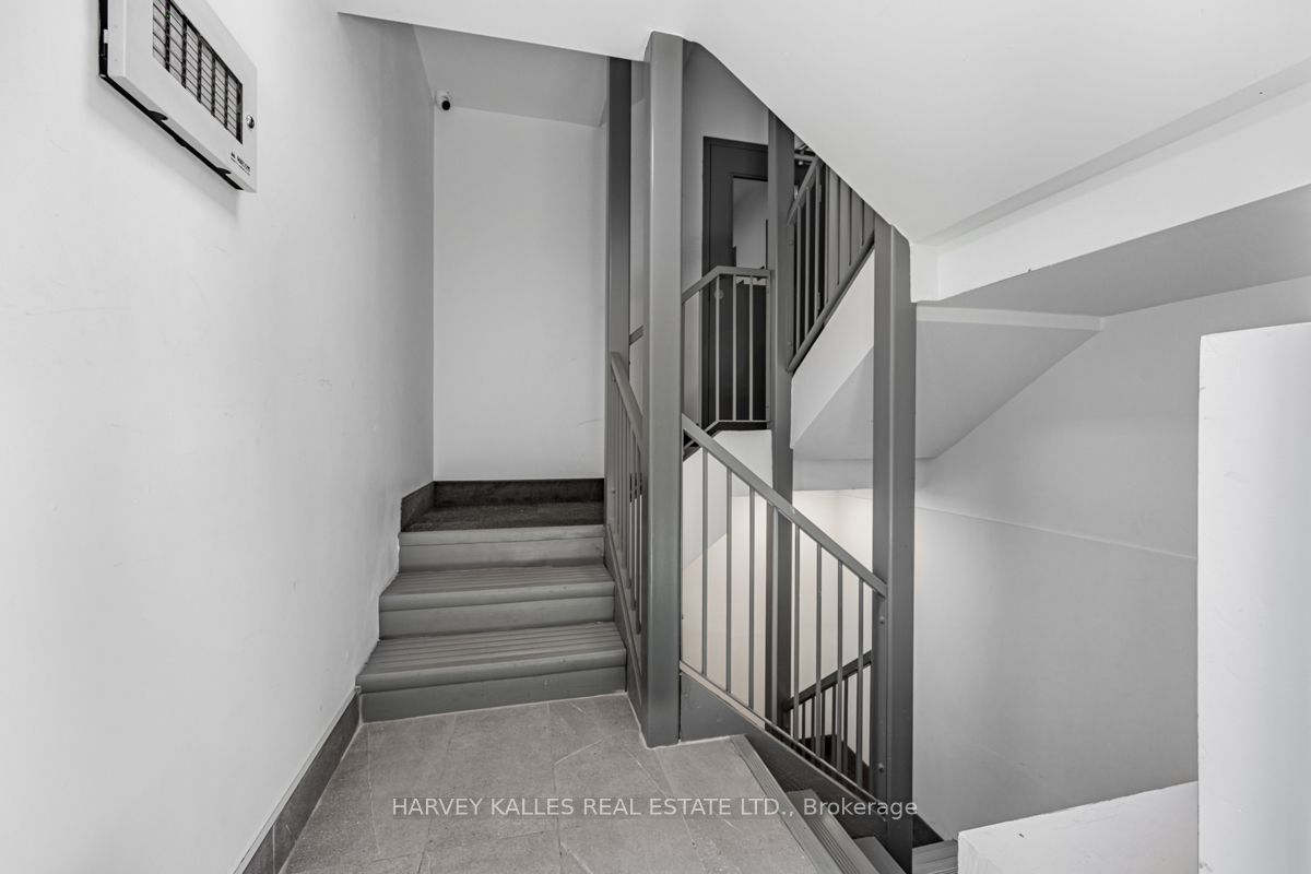 Additional image 5 of 18 Cavell Avenue, Toronto, ON, M8V 1P2