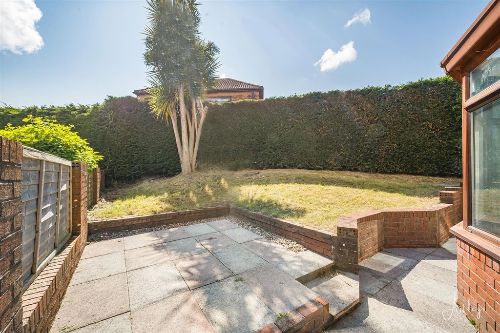 Additional image 3 of 4 bed detached house for saleLlwynderw Close, West Cross, Swansea SA3