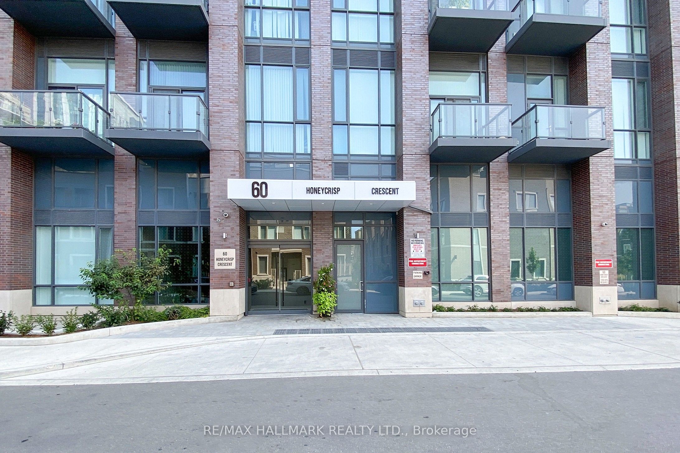 Additional image 3 of 820-60 Honeycrisp Crescent, Vaughan, ON, L4K 0N5