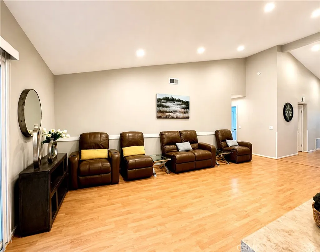 Additional image 8 of 21100 Vintage St, Chatsworth, CA 91311