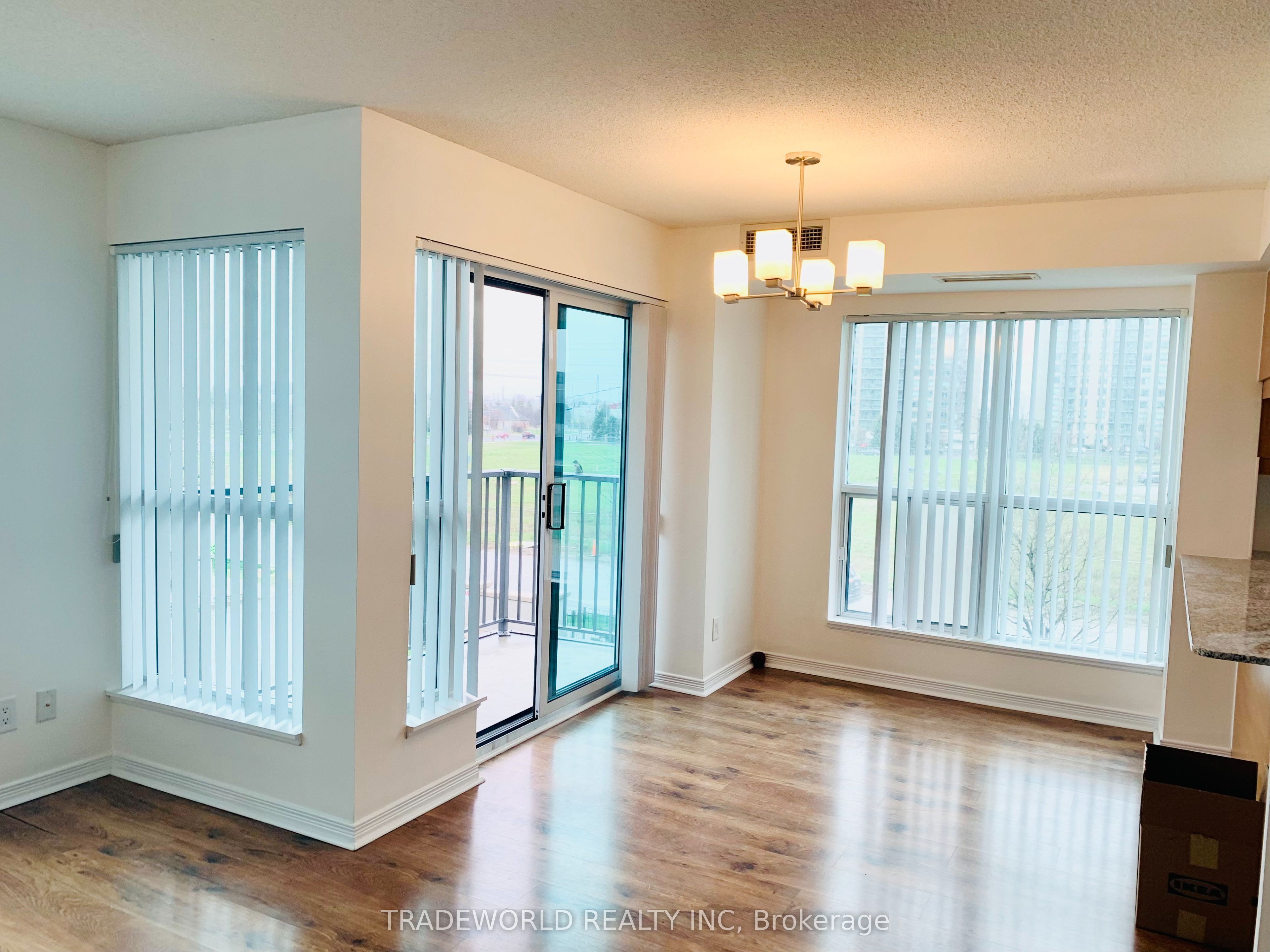 Additional image 2 of 206-185 Oneida Crescent, Richmond Hill, ON, L4B 0B1