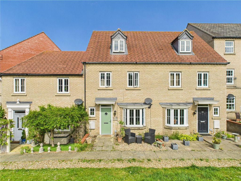 4 bed terraced house for saleHead Way, Sudbury, Suffolk CO10