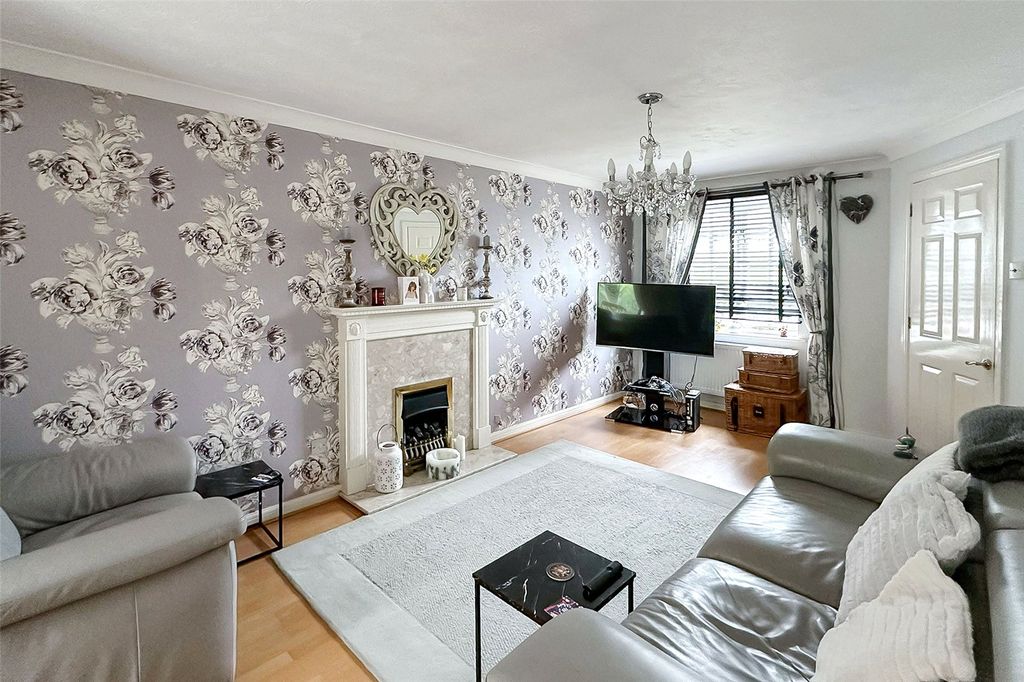 Additional image 8 of 4 bed detached house for saleColumbine Way, Littlehampton, West Sussex BN17