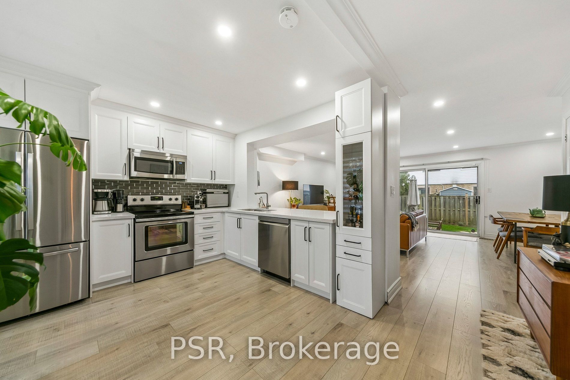 Additional image 3 of 104-6540 Falconer Drive, Mississauga, ON, L5N 1M1