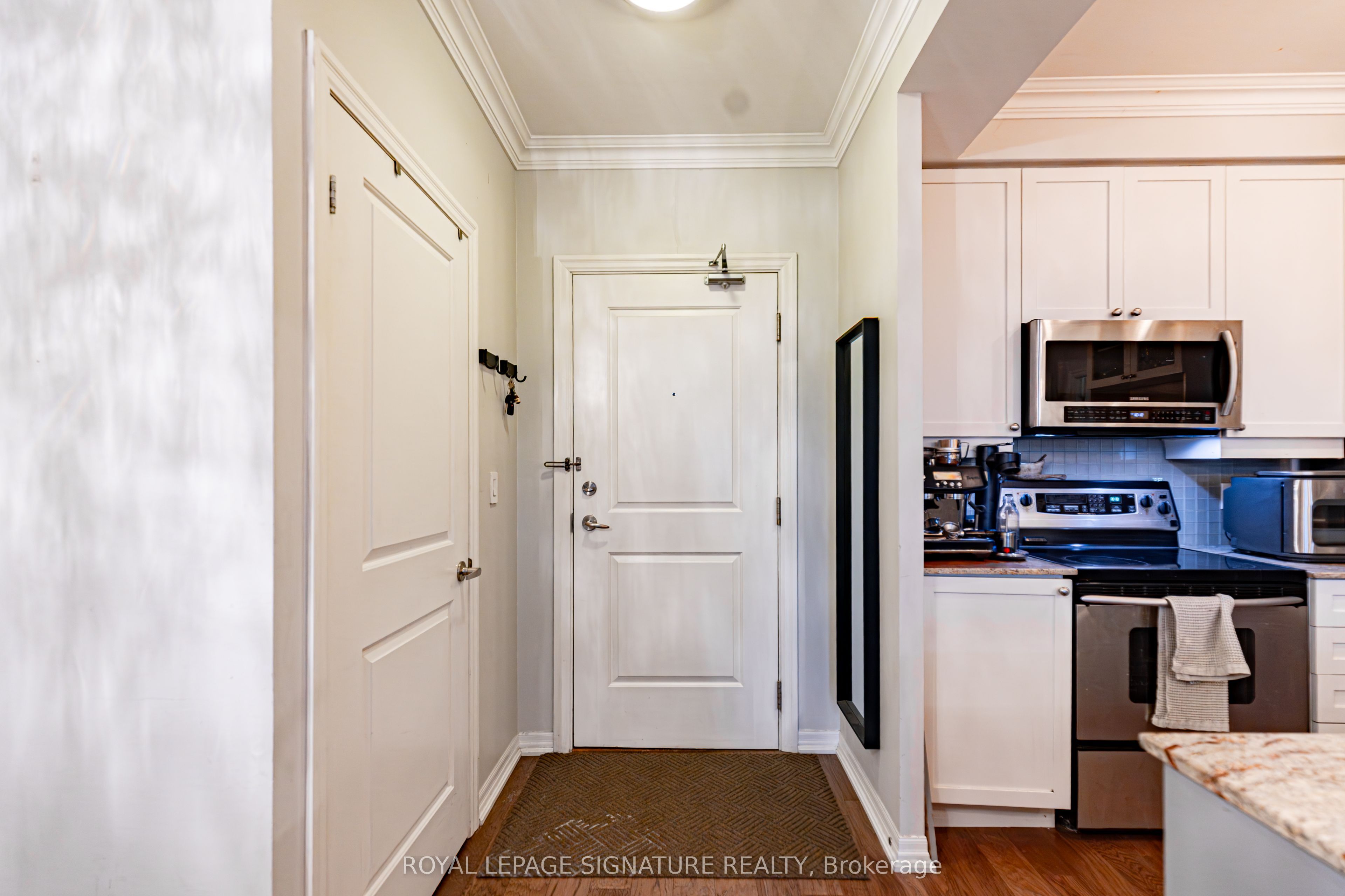 Additional image 3 of 109-245 Dalesford Road, Toronto, ON, M8Y 4H7