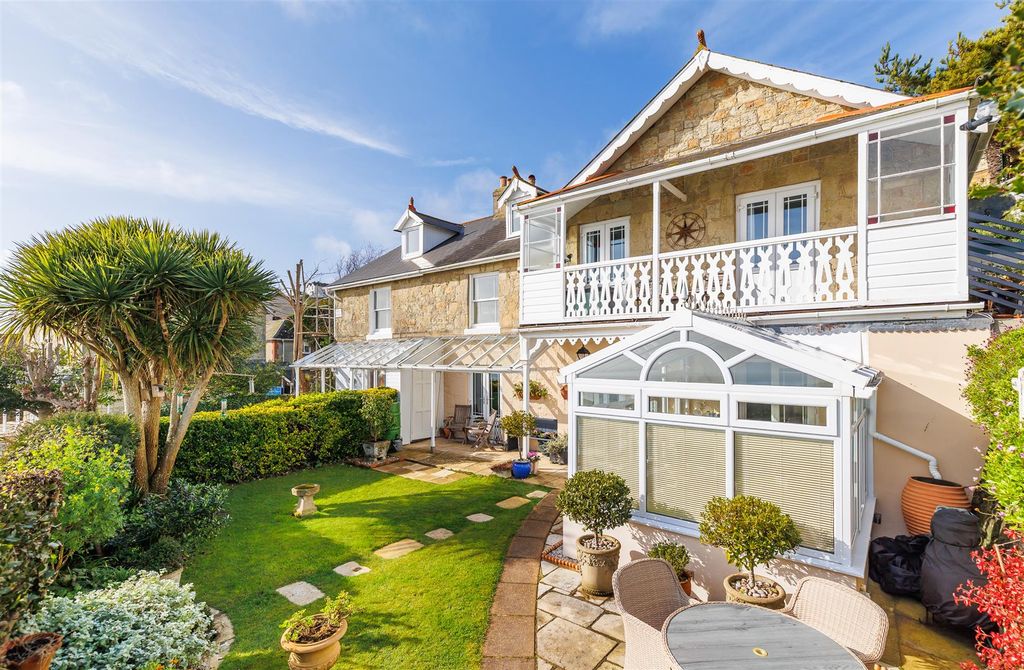 3 bed semi-detached house for saleVentnor, Isle Of Wight PO38