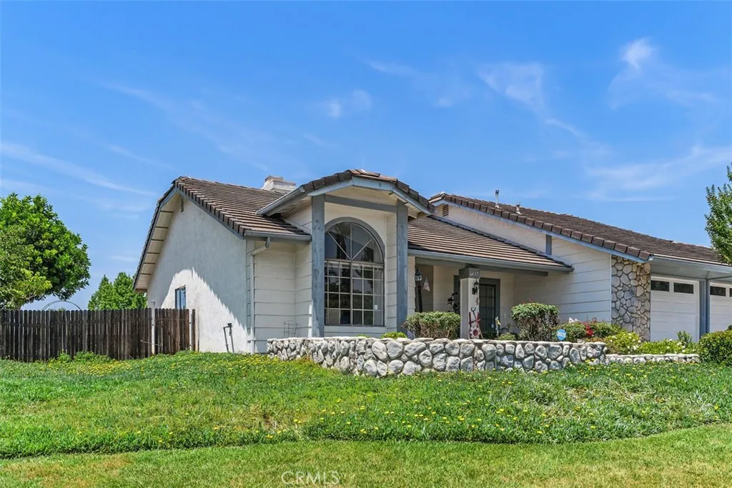 6437 Jaguar Dr, Riverside, CA 92506