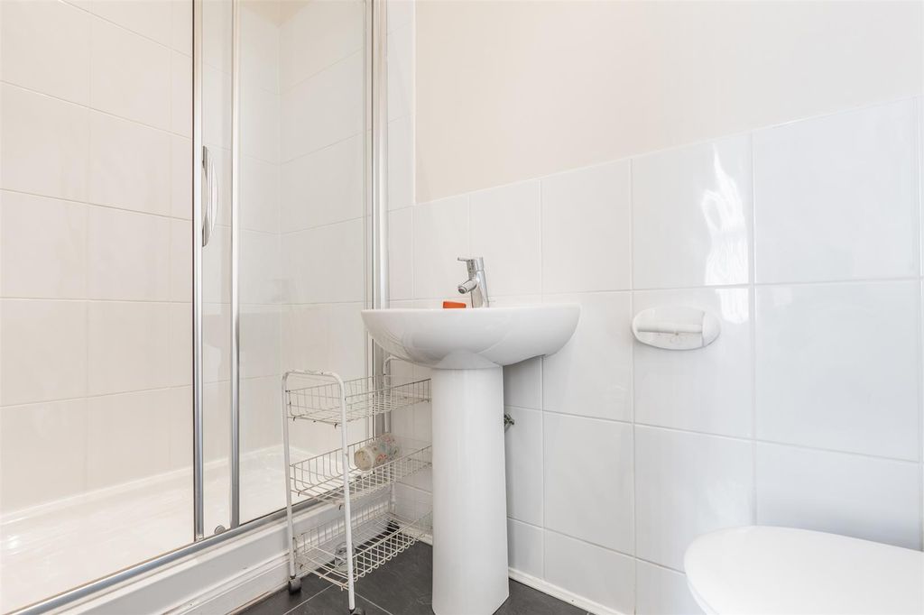 Additional image 9 of 2 bed flat for saleUnion Street, Greenock PA16