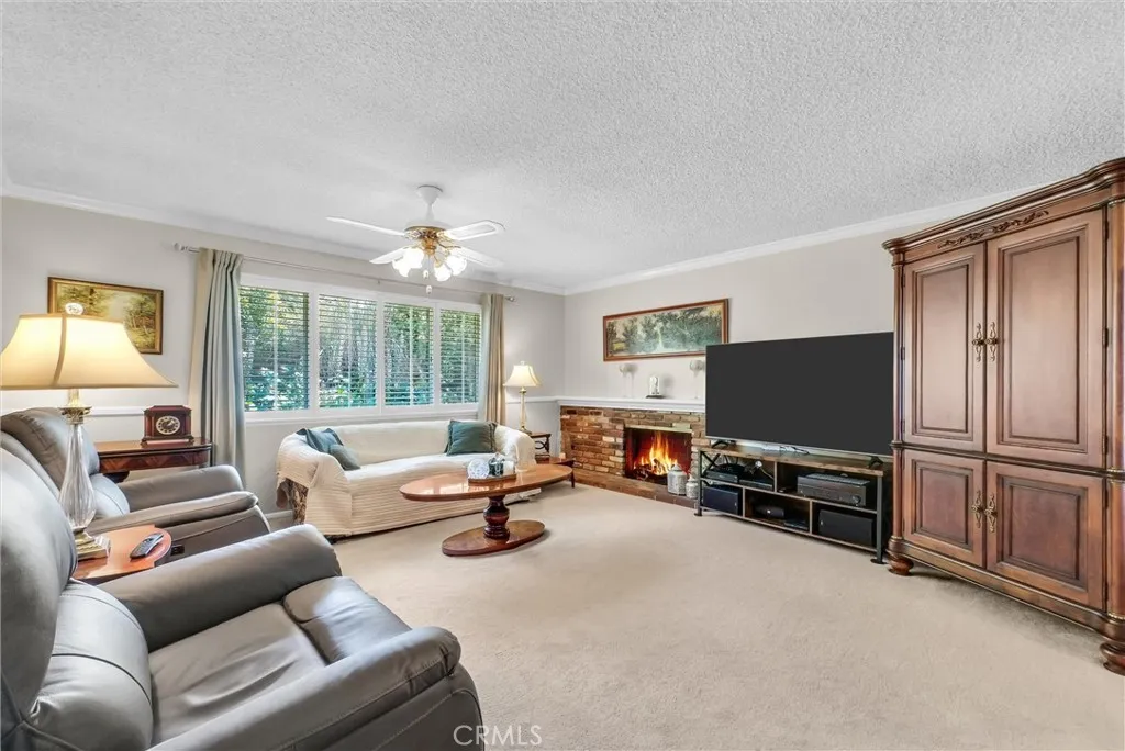 256 E Monterey Rd, Corona, CA 92879 photo 5