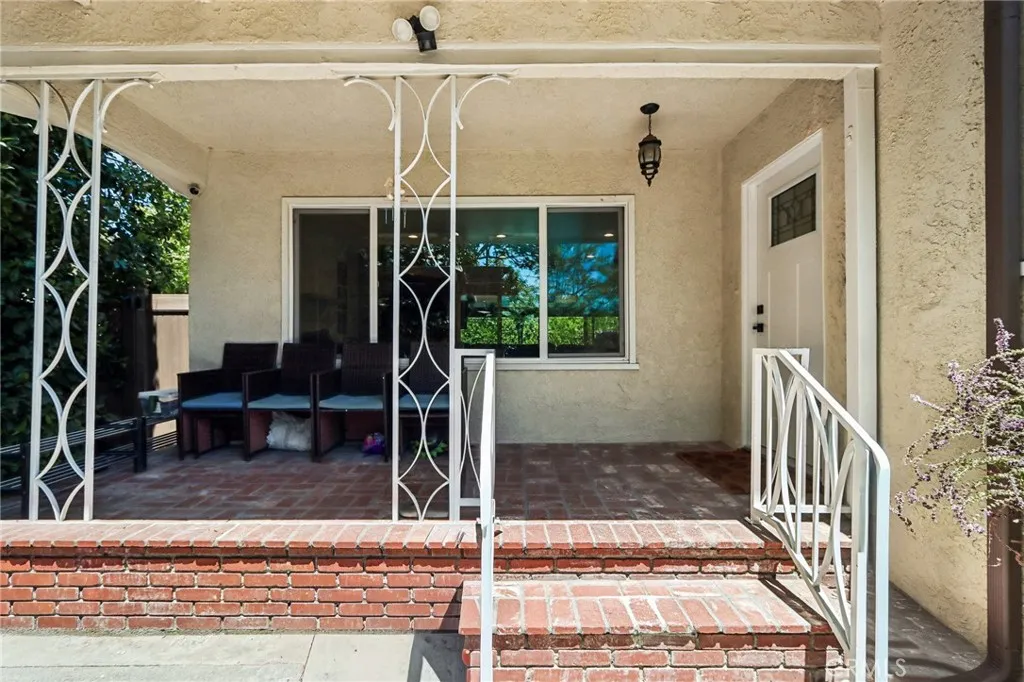 Additional image 4 of 18937 Sylvan Street, Tarzana, CA 91335