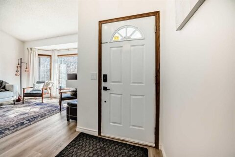 Additional image 8 of 110 Erin Meadow Close SE, Calgary, AB, T2B 3E5