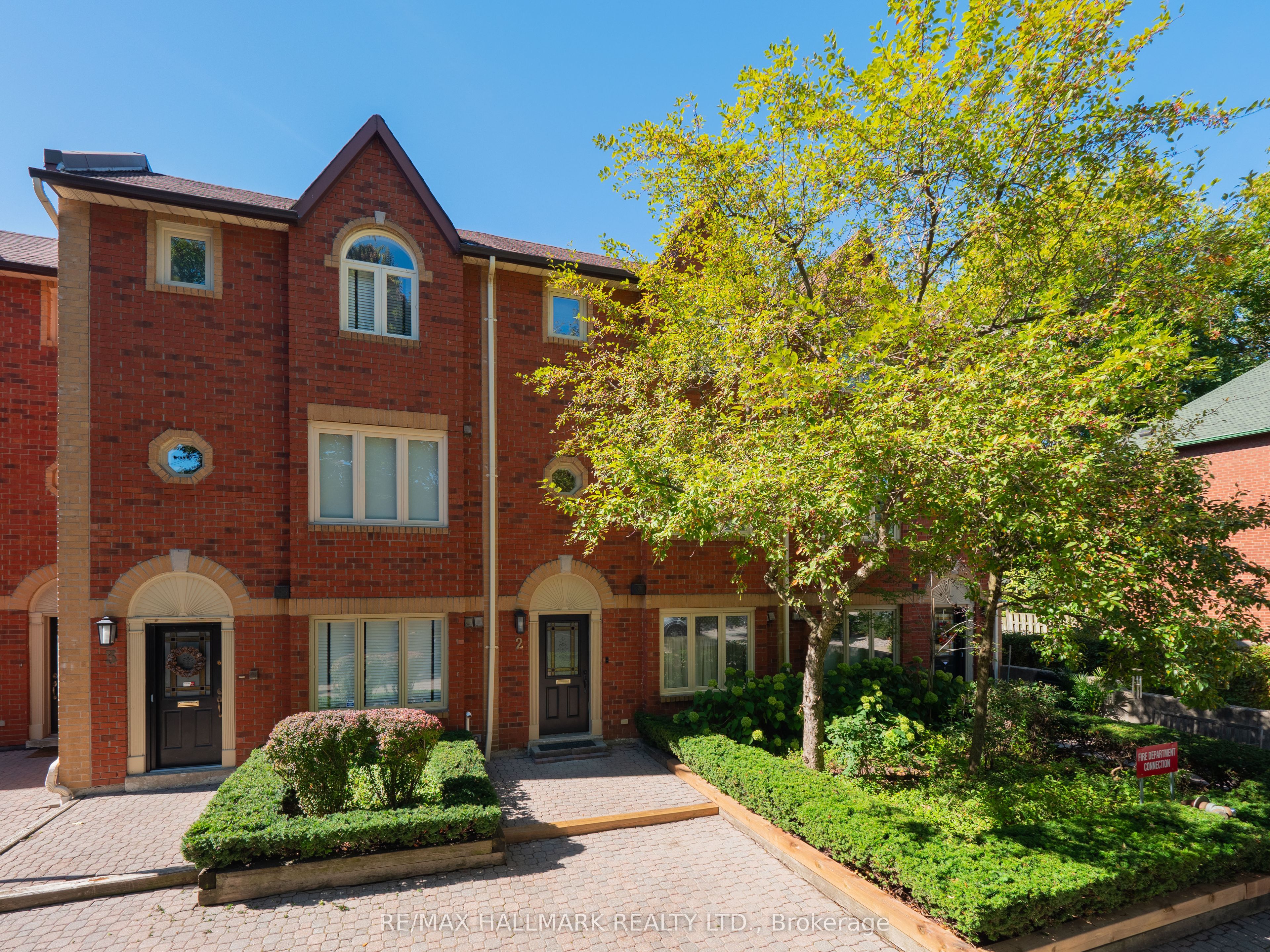 TH #2-18 Doncrest Road, Toronto, ON, M4K 1R8