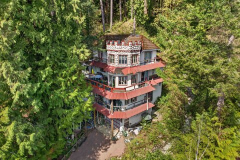 Additional image 3 of 2755 Panorama Drive, North Vancouver, BC, V7G 1V7