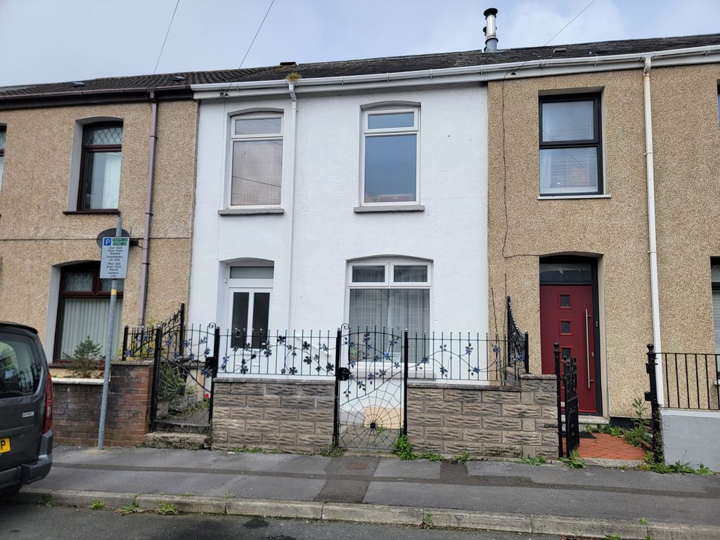 3 bed terraced house for saleElizabeth Street, Llanelli SA15
