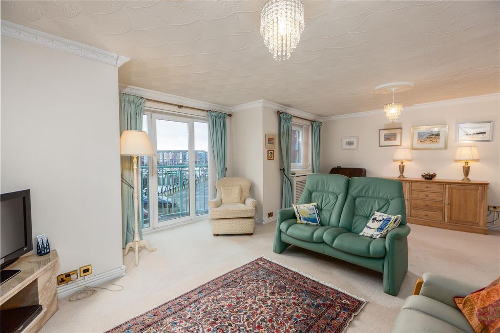 Additional image 3 of 3 bed flat for salePocketts Wharf, Marina, Swansea SA1
