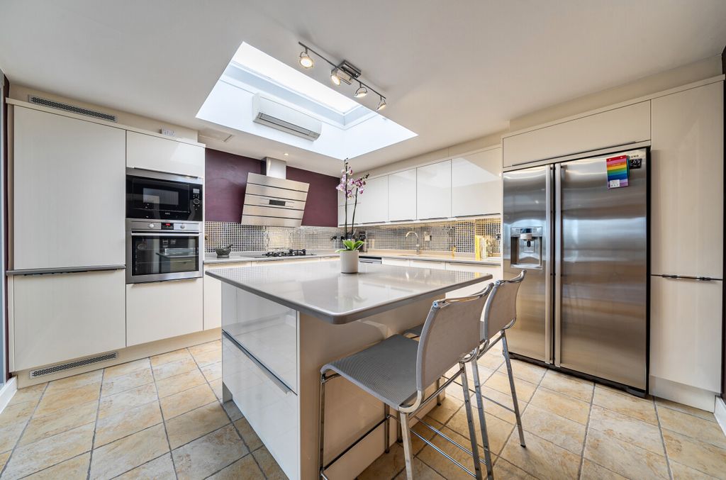 Additional image 7 of 5 bed flat for saleSovereign House, Royal Parade, Chislehurst, Kent BR7