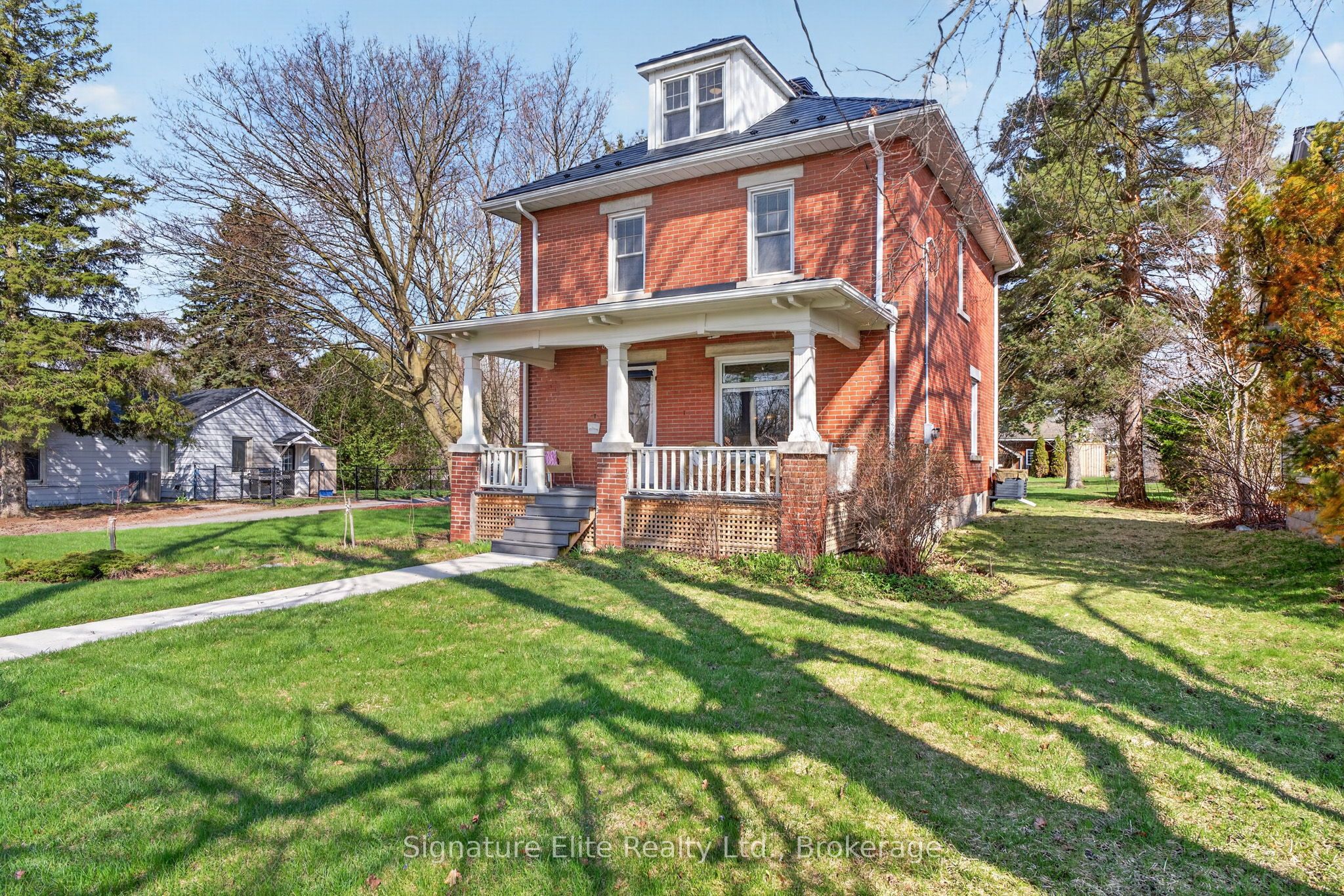 60 Winchester Road E, Whitby, ON, L1M 1B4