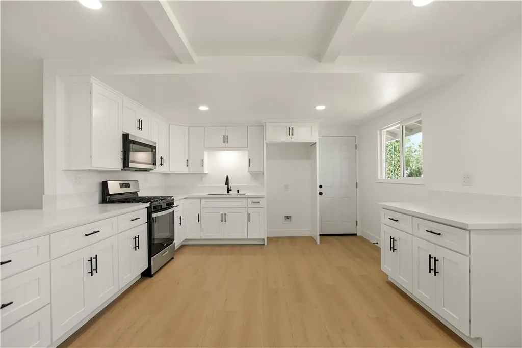 Additional image 10 of 384 W 7th St, Upland, CA 91786