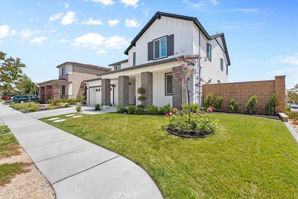 16769 Tea Tree Ln, Fontana, CA 92336 photo 3