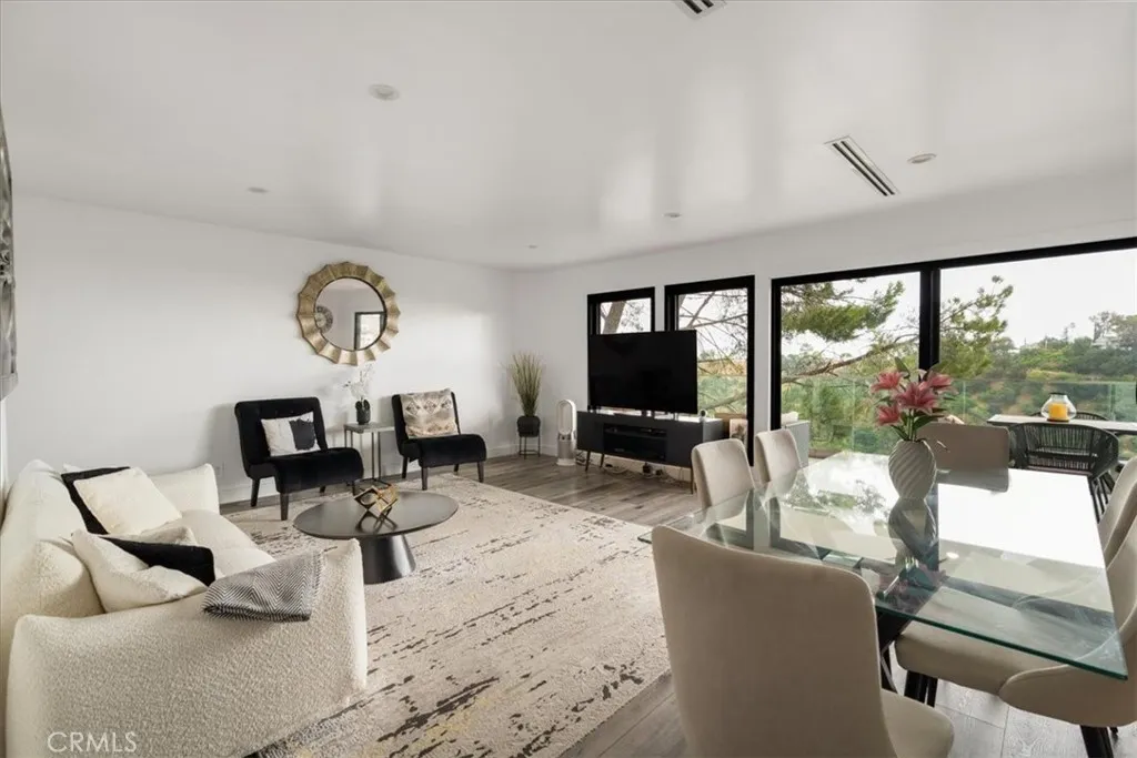 8960 Crescent, Los Angeles, CA 90046 photo 5